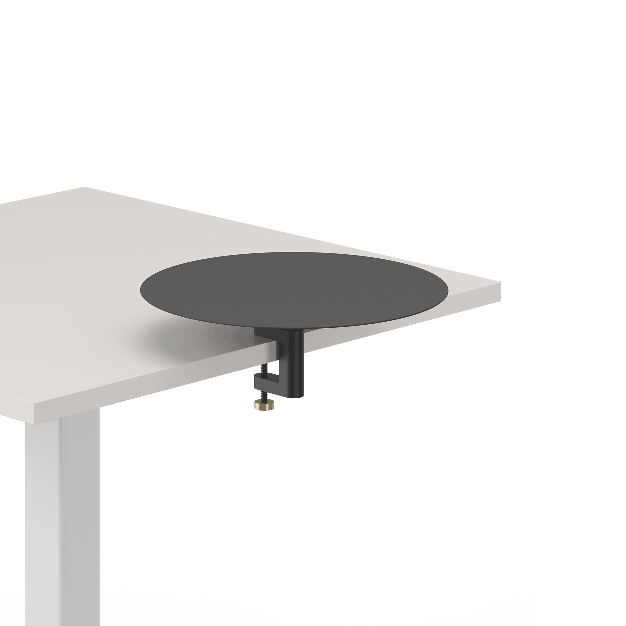 Von schräg-oben sieht man einen Ausschnitt eines cremefarbenen Tisches. Auf dessen rechter Seite ist eine Klemme in schwarzem Metall angebracht, auf der eine runde Metallfläche, die dünn und schwarz ist, fixiert ist. Das Anbauteil aus Metall befindet sich etwas erhöht von der Tischfläche.