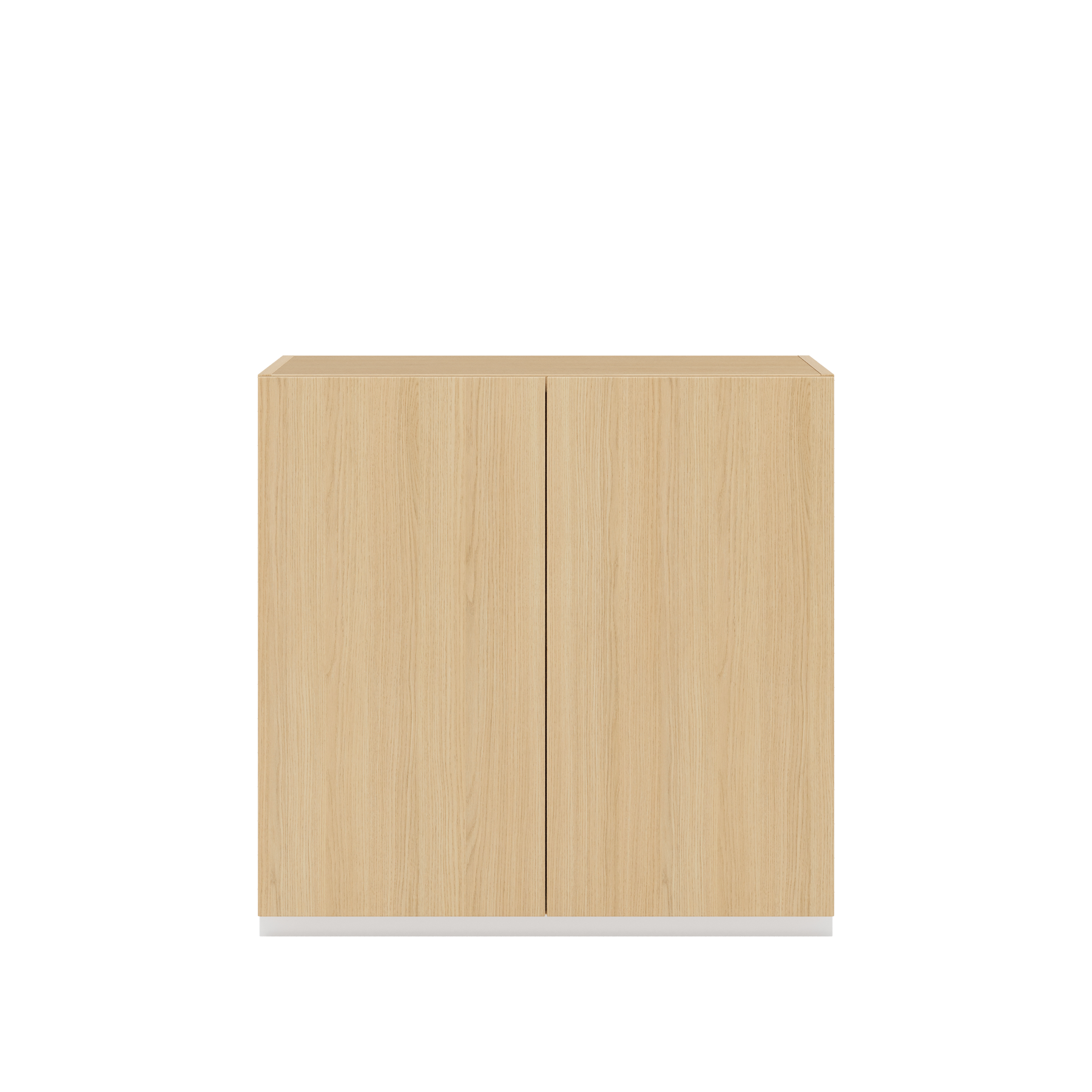 Vor weißem Hintergrund sieht man ein Sideboard aus Eichenholz. Die beiden Drehtüren haben keine Griffe und sind mit einem Push-to-open-Mechanismus ausgestattet.